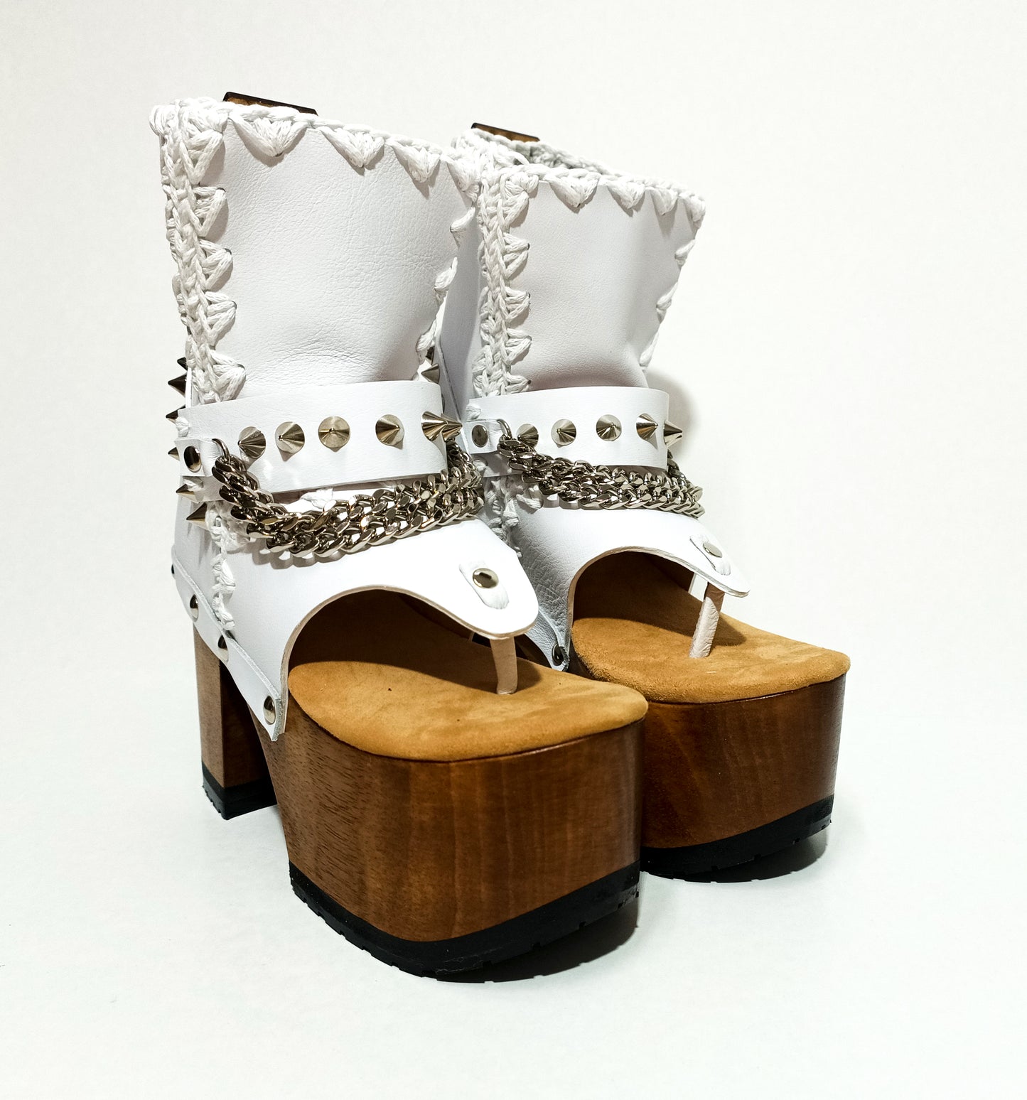 botas punk blancas