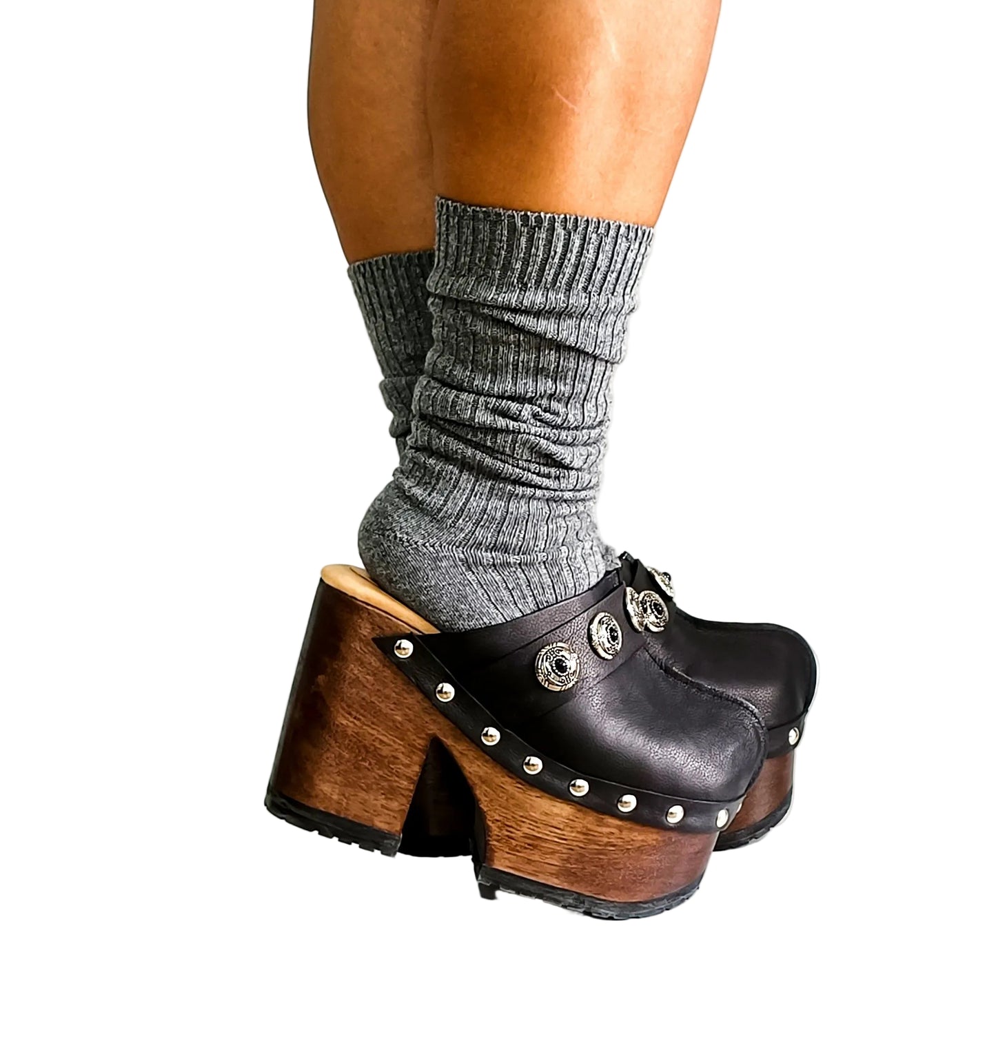 Vintage style black leather clogs. Super high heel clog decorated with vintage silver conchos. Bohemian style mule. Vintage 70's style platform clogs. Sizes 34 to 47. High quality leather shoes handmade by sol Caleyo. Sustainable fashion.