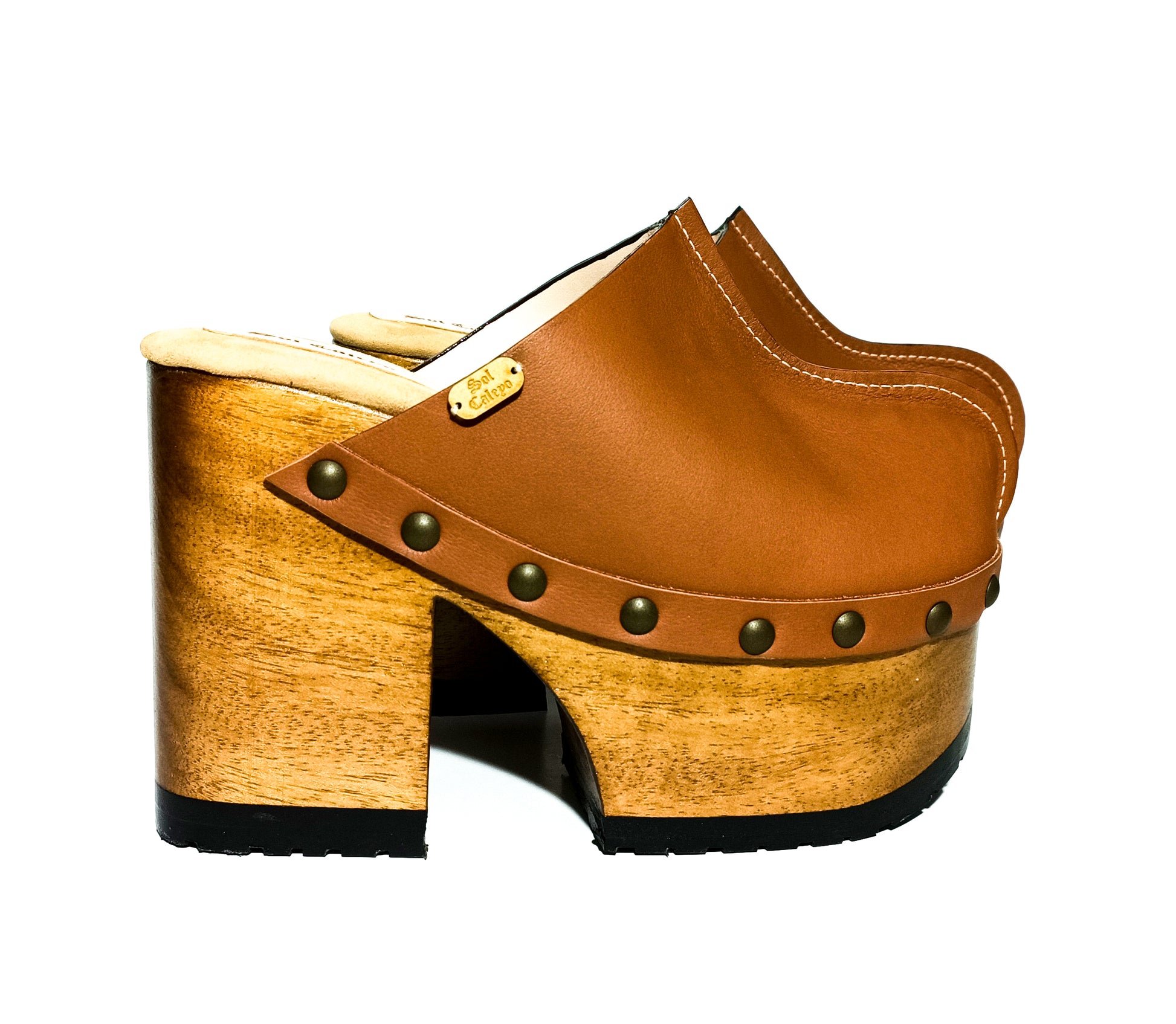 Clogs with platform and high heel in vintage inspiration, 70's style. Closed wooden heel in light brown leather. Sizes 34 to 47. Handmade to order. The Vintage Clogs are an exclusive design by Sol Caleyo.