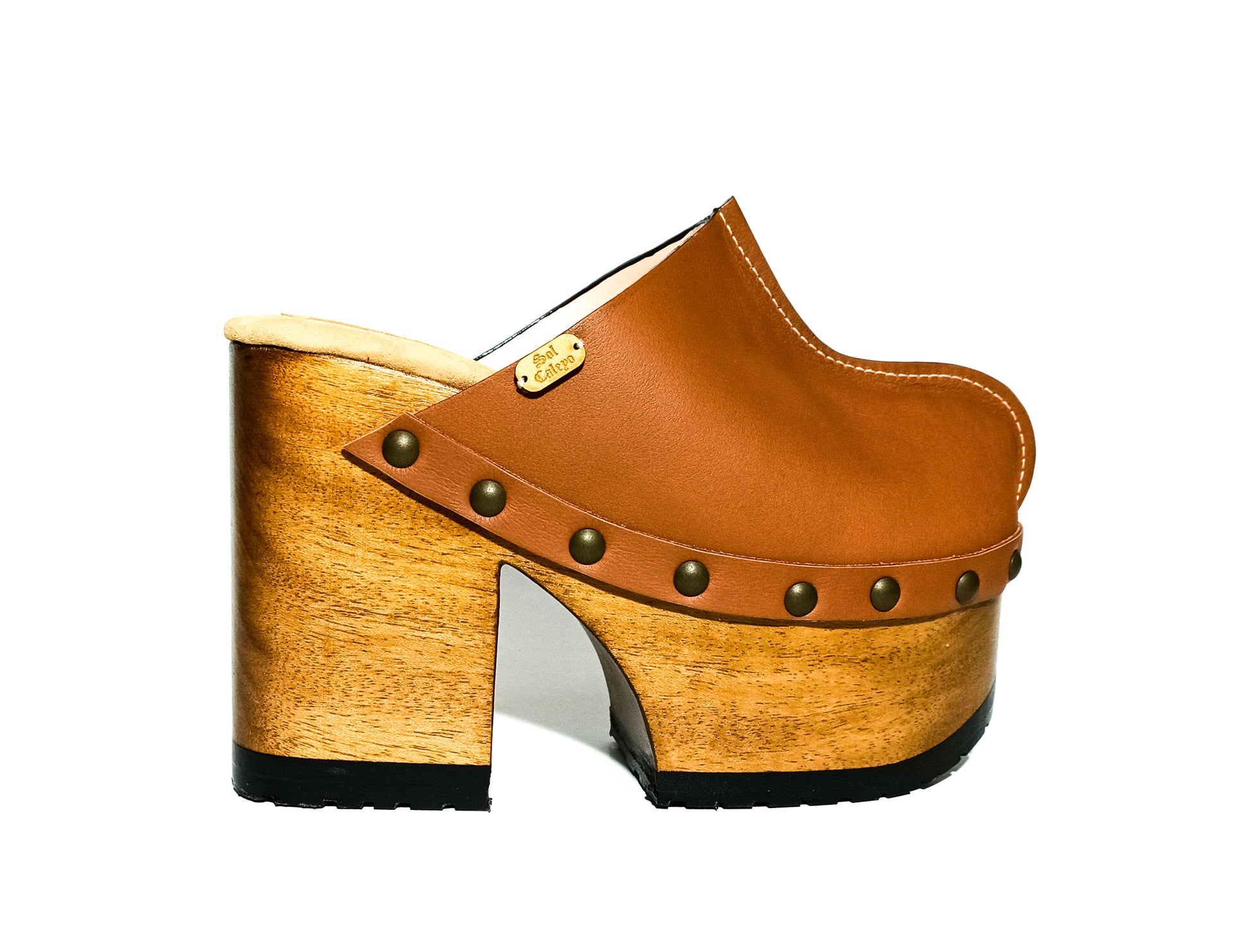 Clogs with platform and high heel in vintage inspiration, 70's style. Closed wooden heel in light brown leather. Sizes 34 to 47. Handmade to order. The Vintage Clogs are an exclusive design by Sol Caleyo.