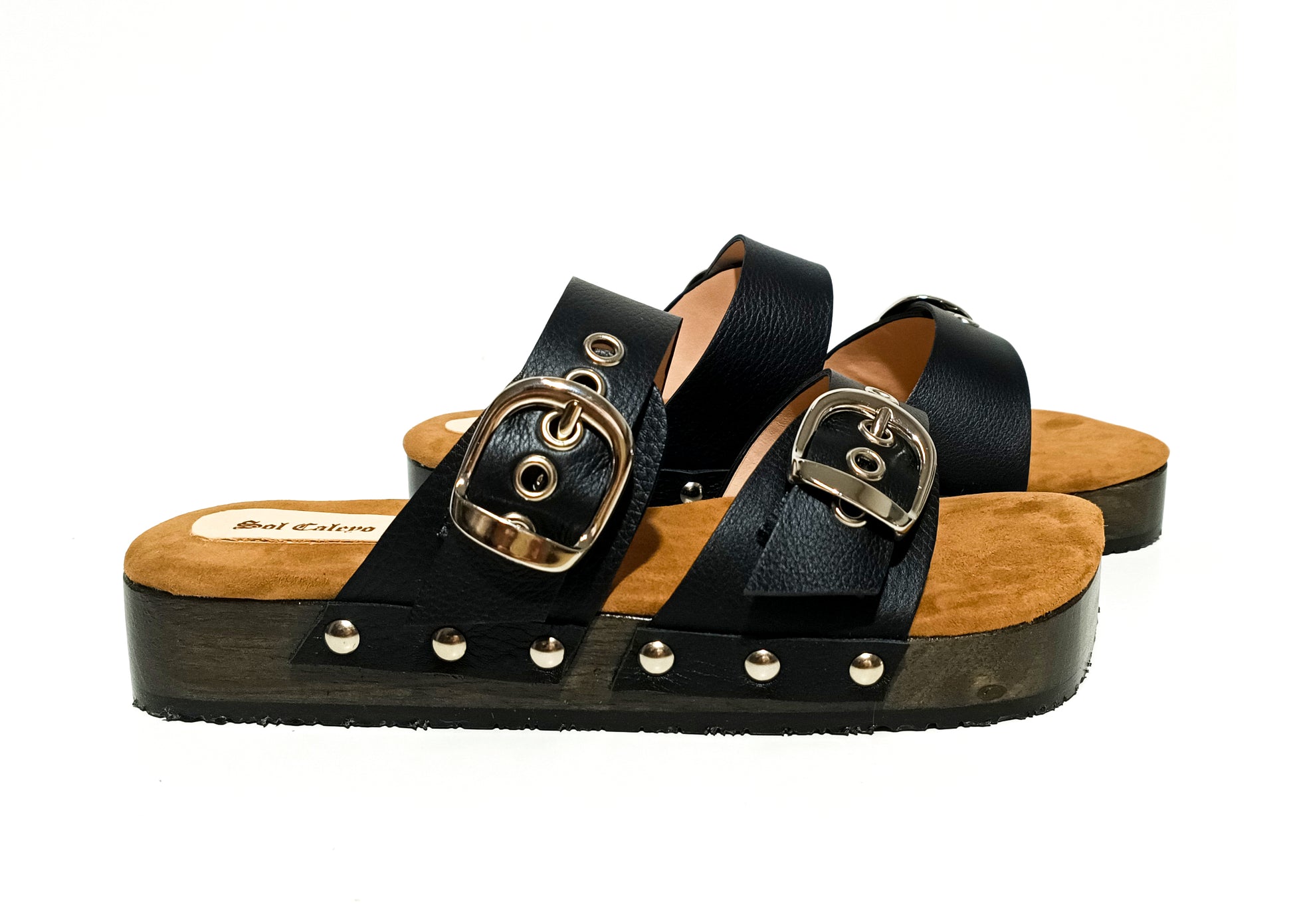 Leather clog sandals for men: unique style and design! Leather clogs, unique designs for men. Comfort and style on your feet. Strappy sandals for men.