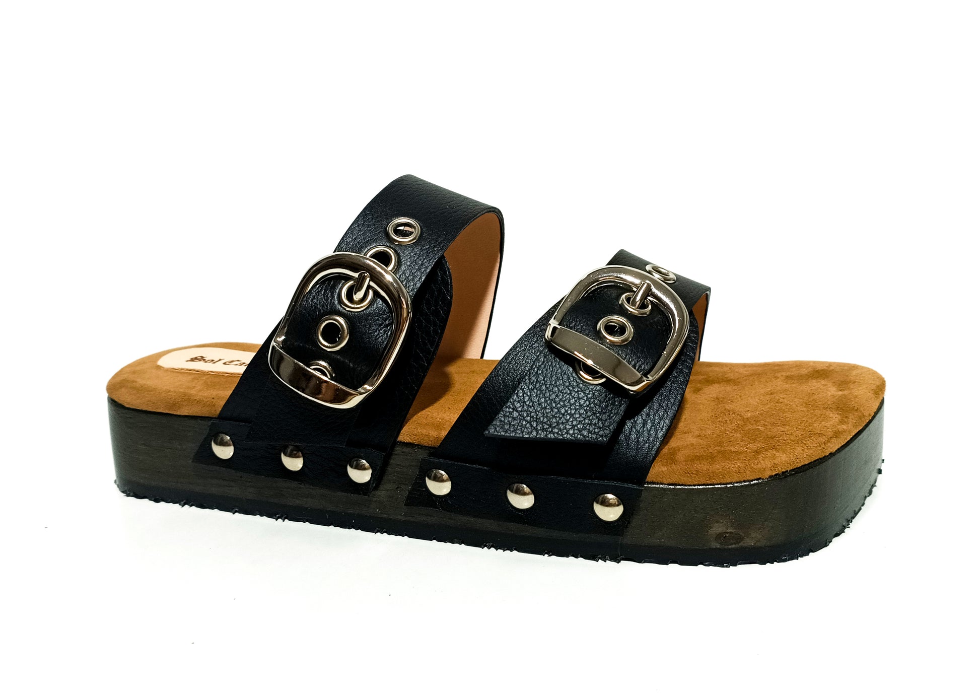 Leather clog sandals for men: unique style and design! Leather clogs, unique designs for men. Comfort and style on your feet. Strappy sandals for men.