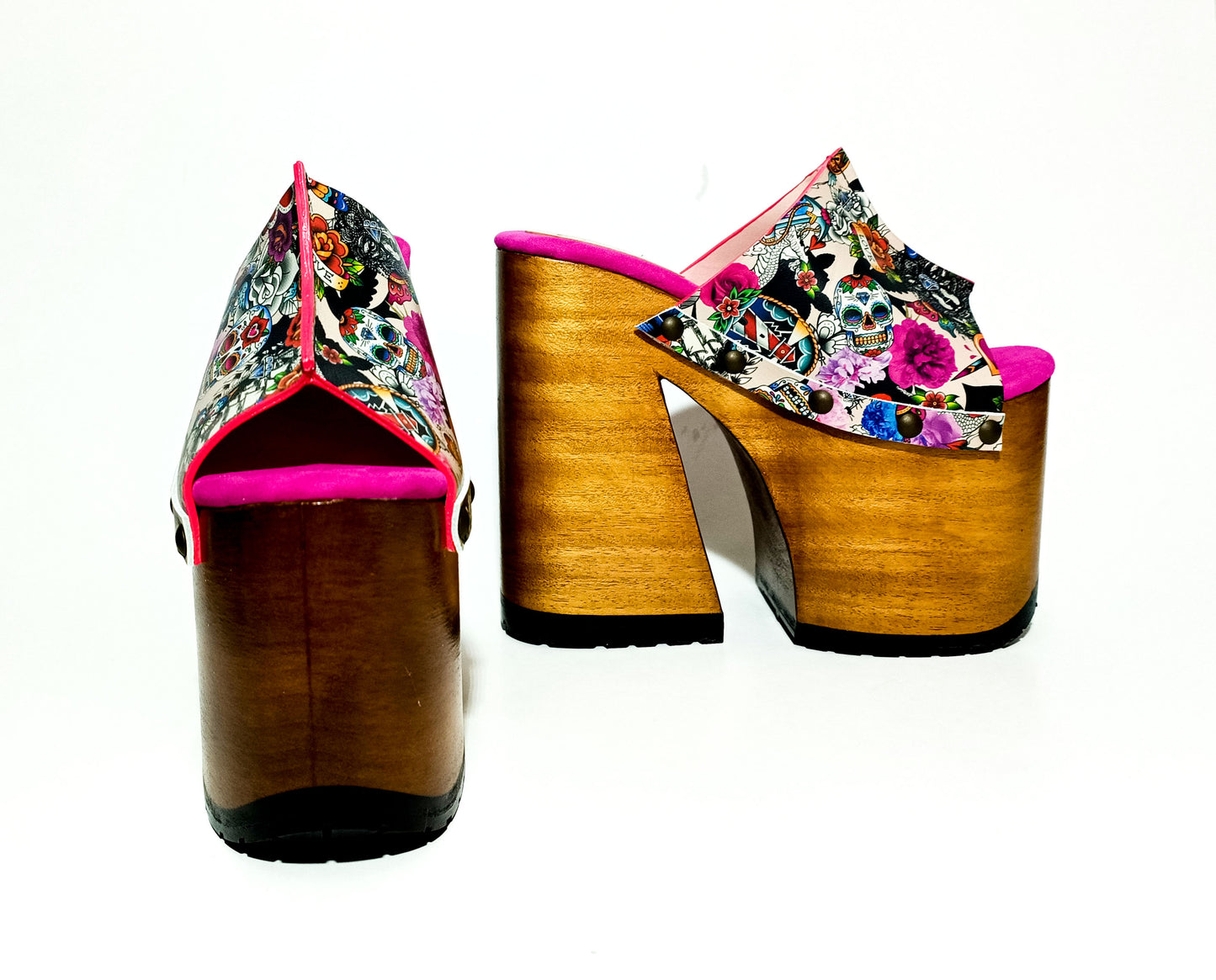 70's style platform clogs. Vintage style sandal with super high heel. Vintage style wooden heel sandals. High-end handmade footwear by Sol Caleyo.