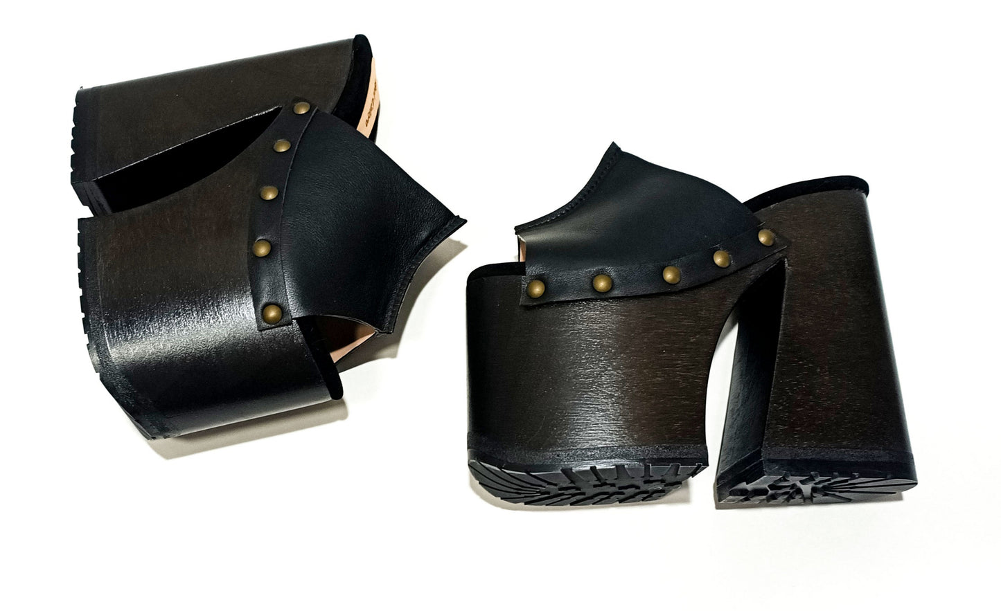 Black platform sandals with super high heels. Vintage 70's style black sandals. Black leather sandals with super high wooden heel. High quality leather shoes handmade by Sol Caleyo.