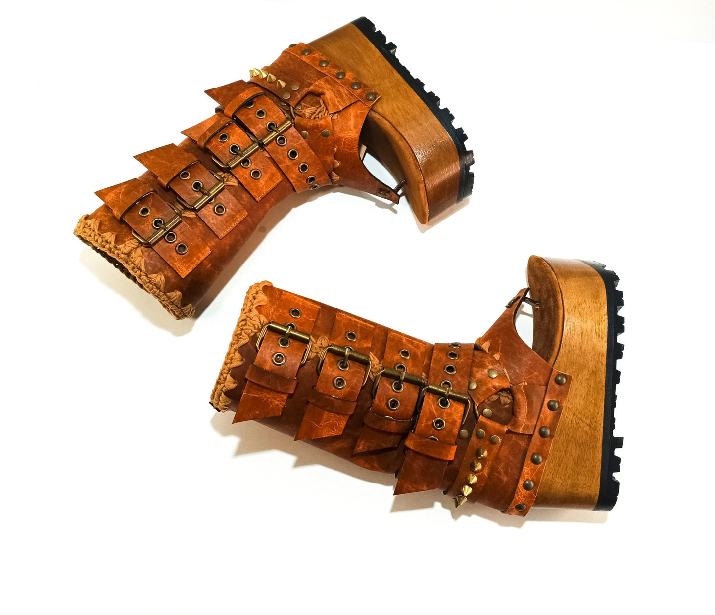 Leather biker style boots. Thong style boot. Thong sandal with wooden wedge. High-end footwear handmade by Sol Caleyo.