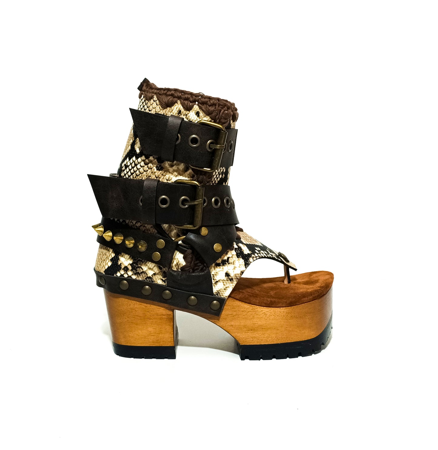 Flip-flop style boot. Biker-style snake boot. Snake boot with wooden heel. Platform flip-flop. High-end leather footwear handmade by Sol Caleyo.