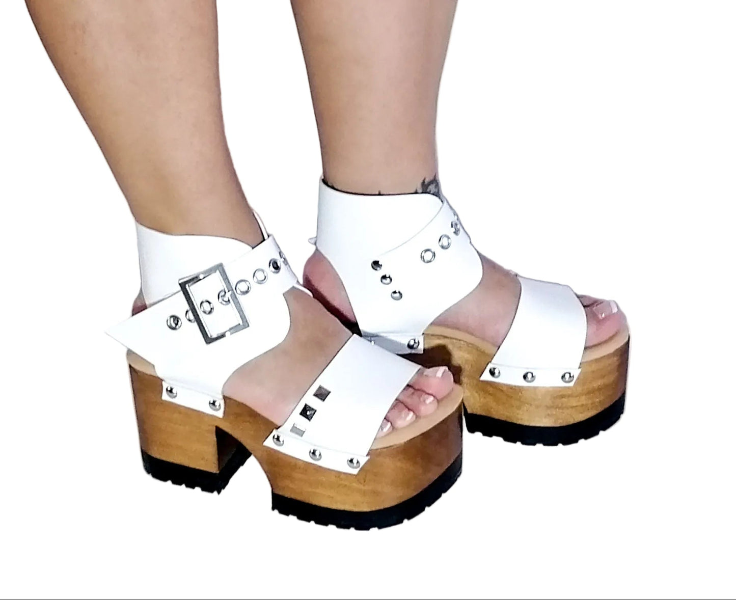 White leather platform sandals with super high wooden heel. Vintage 70s style platform sandals. Handmade leather sandals, sizes 34 to 47. Exclusive design by Sol Caleyo.