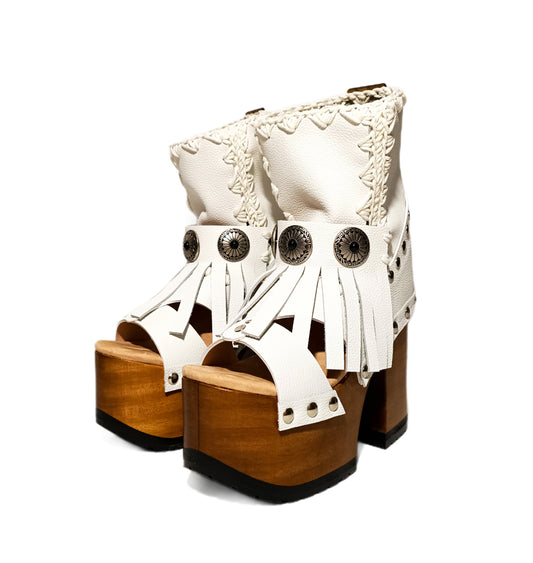 White leather boots Boho chic style. White boots with heel and wooden platform. White leather boots. High quality handmade footwear by Sol Caleyo.