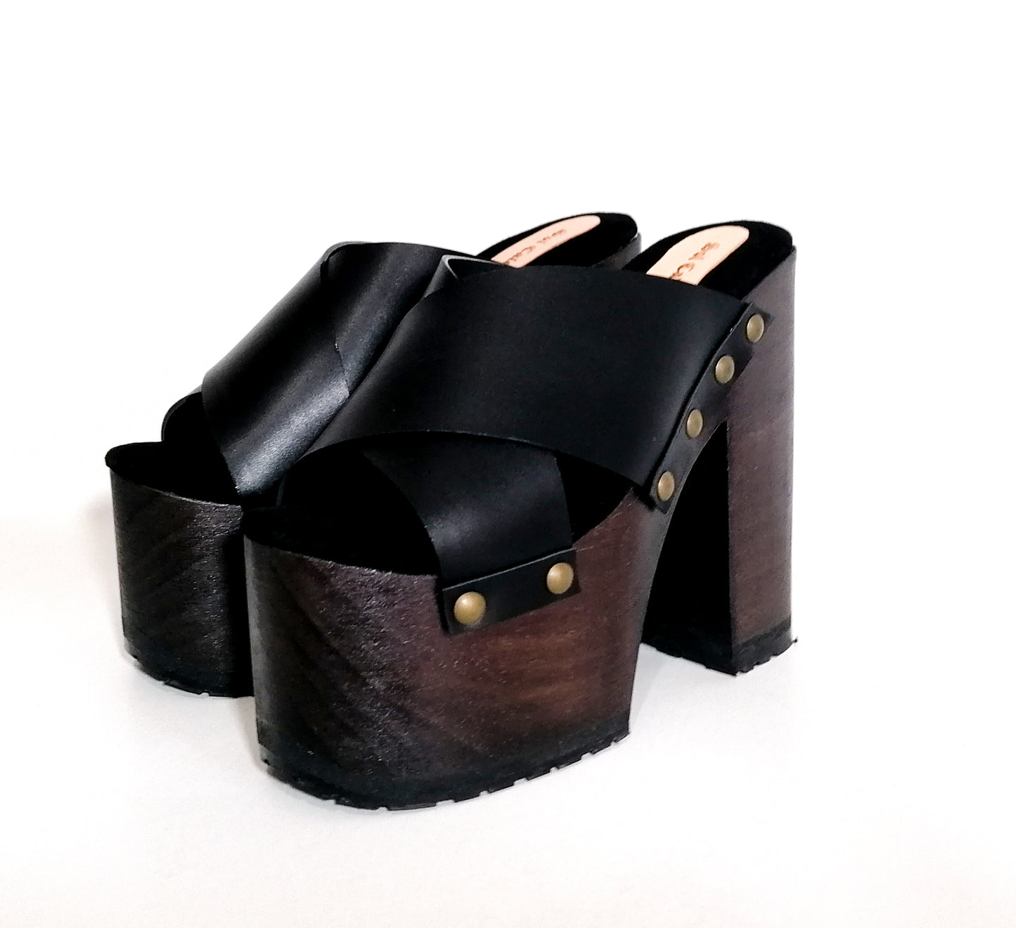 Black leather clogs with platform and super high heel. Leather mule with super high wooden heel. Vintage 70's style leather clogs. Vintage style super high heel sandal. Sizes 34 to 47. High quality leather shoes handmade by sol Caleyo. Sustainable fashion.