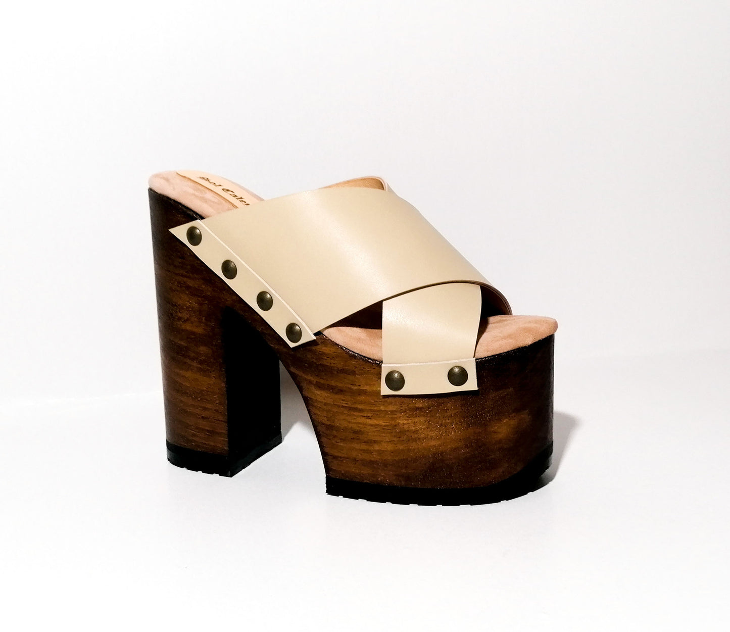 Beige leather clogs with platform and super high heel. Leather mule with super high wooden heel. Vintage 70's style leather clogs. Vintage style super high heel sandal. Sizes 34 to 47. High quality leather shoes handmade by sol Caleyo. Sustainable fashion.