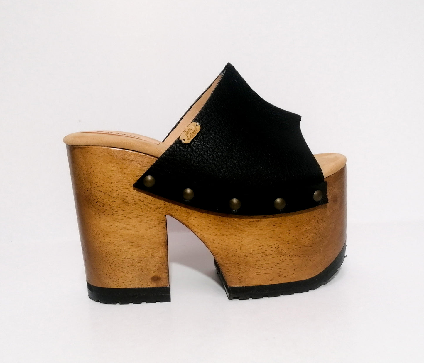 Vintage style black leather platform clog sandal. Super high wooden heel sandal. Vintage 70's style platform sandal. Sizes 34 to 47. High quality leather shoes handmade by sol Caleyo. Sustainable fashion.