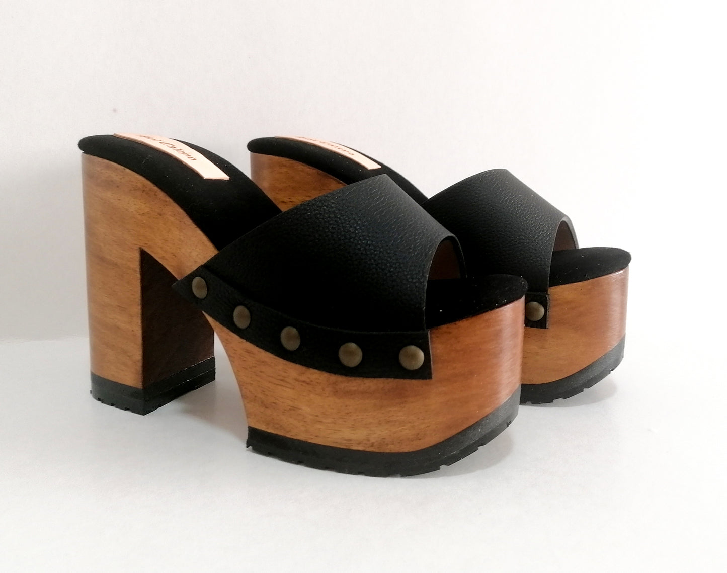 Black leather peep toe sandal. Platform sandal with super high wooden heel. Clog sandal 70's style. Sizes 34 to 47. High quality handmade leather shoes by sol Caleyo. Sustainable fashion.