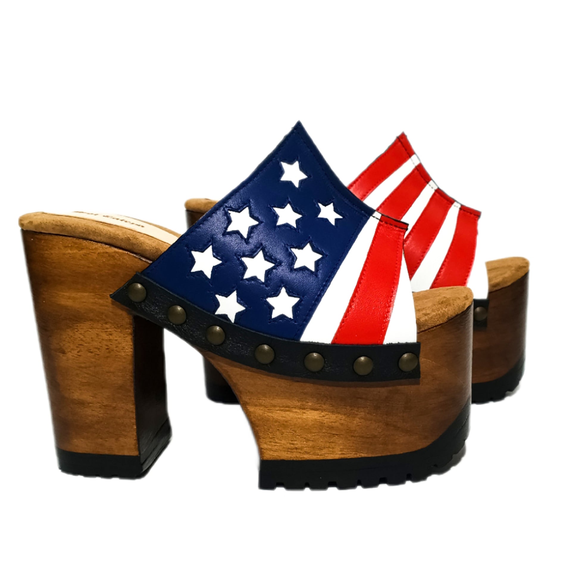 Sandals with a unique American flag design. Vintage-style platform sandals with wooden heels. Heels with a unique American flag design. High-end footwear handmade to order. Exclusive design by Sol Caleyo.