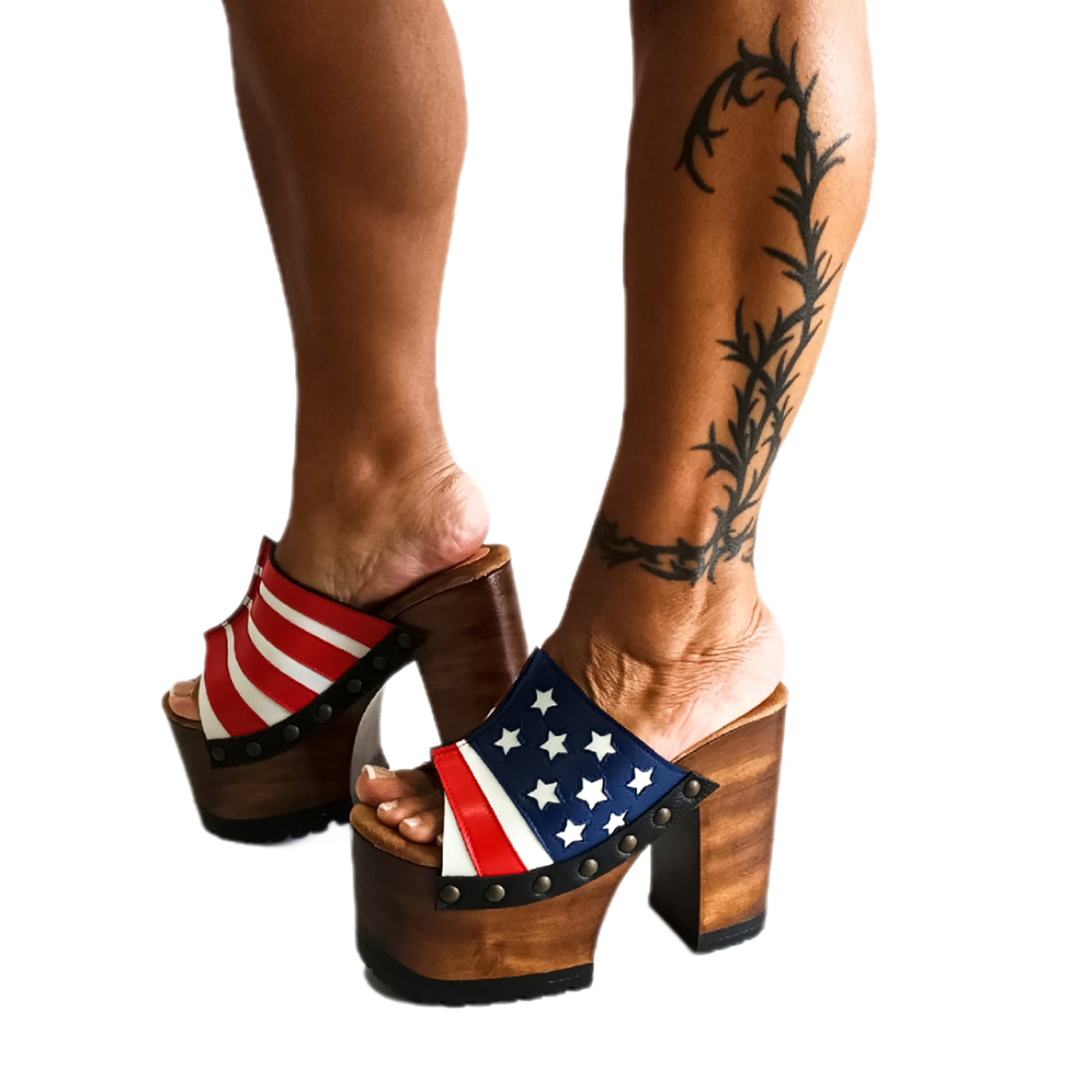 Sandals with a unique American flag design. Vintage-style platform sandals with wooden heels. Heels with a unique American flag design. High-end footwear handmade to order. Exclusive design by Sol Caleyo.