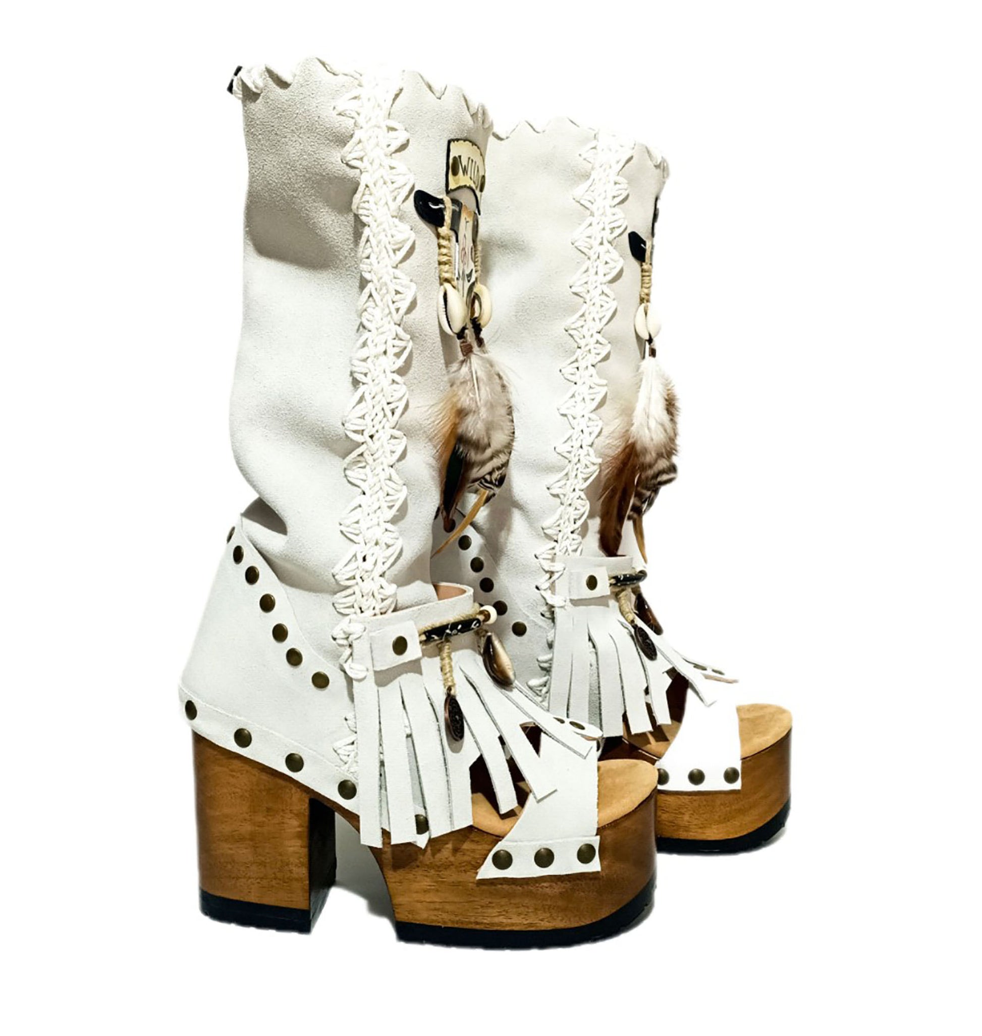 White suede leather platform boots sandals, with hand painted buffalo, decorated with feathers, natural shells, coins and horns, totally handmade to order. An authentic bohemian style boot handmade by Sol Caleyo. Sizes 34 to 47.