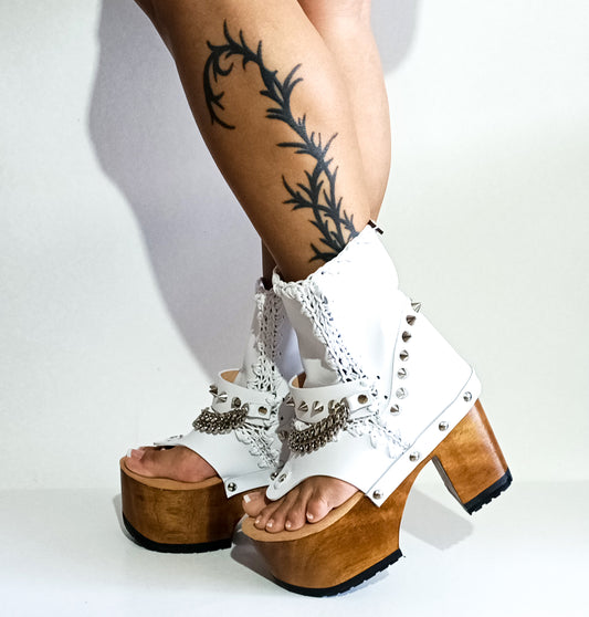 botas punk blancas