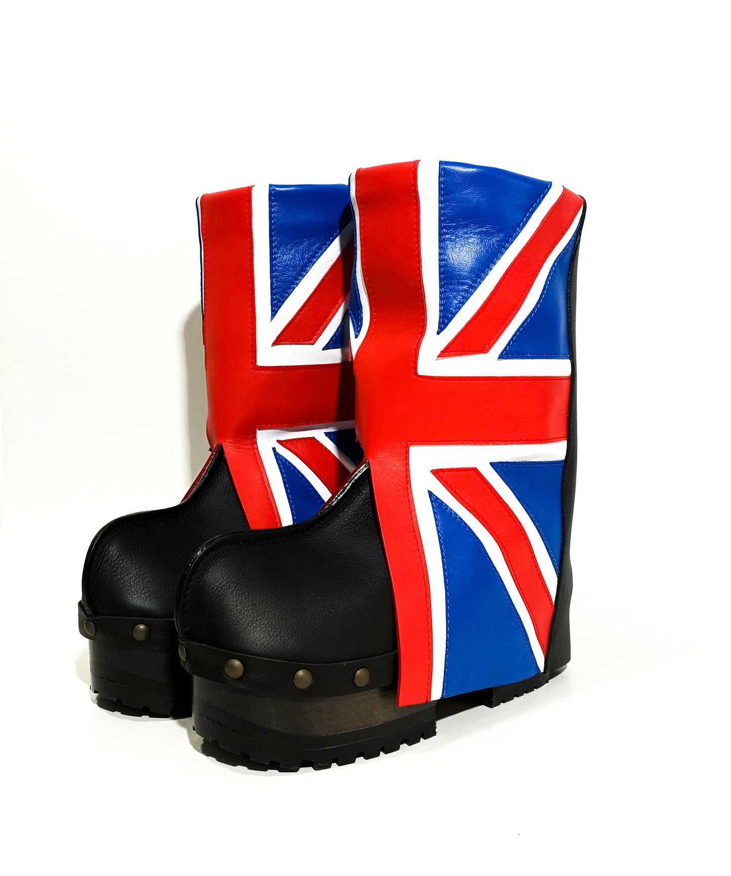 Biker style leather clog boots with English flag design. Leather clog boot made entirely by hand. Sizes 34 to 47. England boots are an exclusive design by Sol Caleyo.