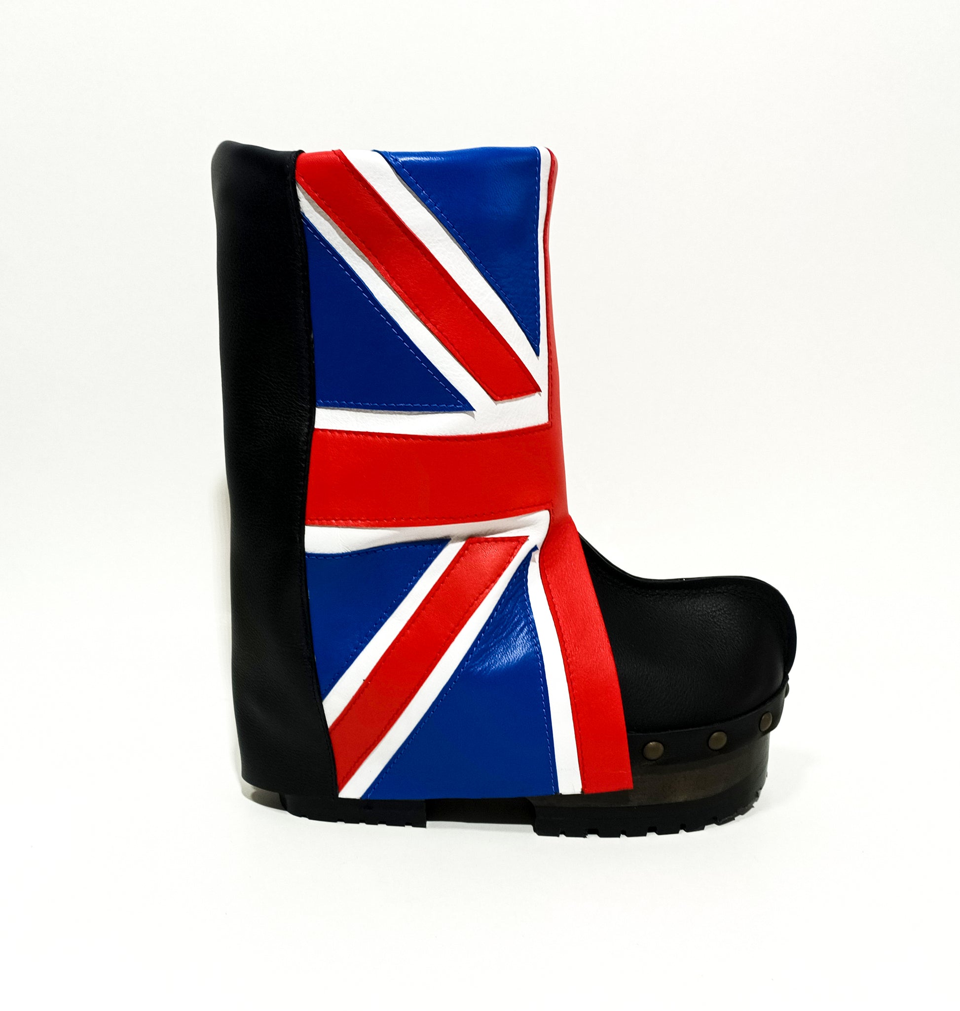 Biker style leather clog boots with English flag design. Leather clog boot made entirely by hand. Sizes 34 to 47. England boots are an exclusive design by Sol Caleyo.