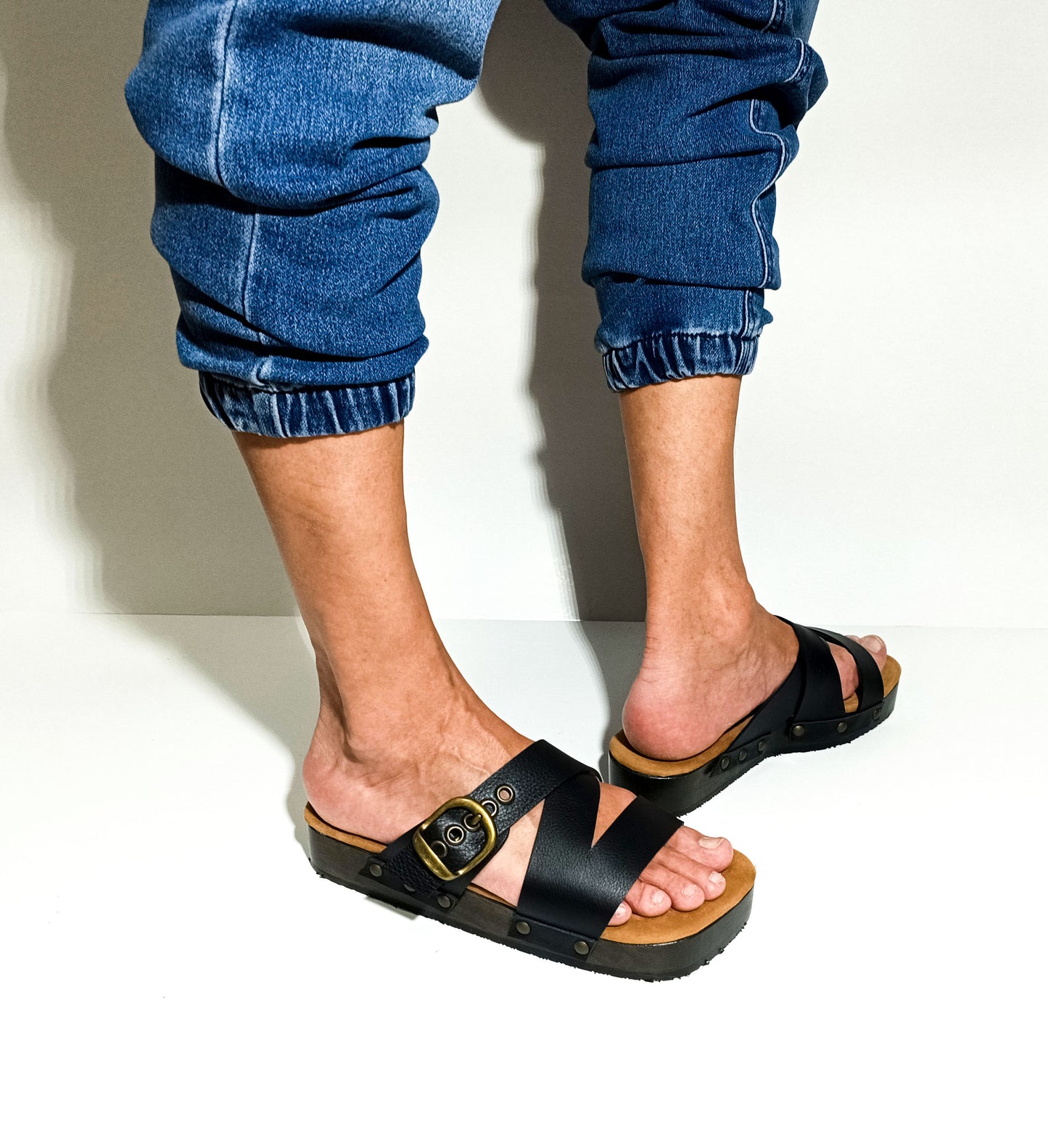 Men's classic black sandal