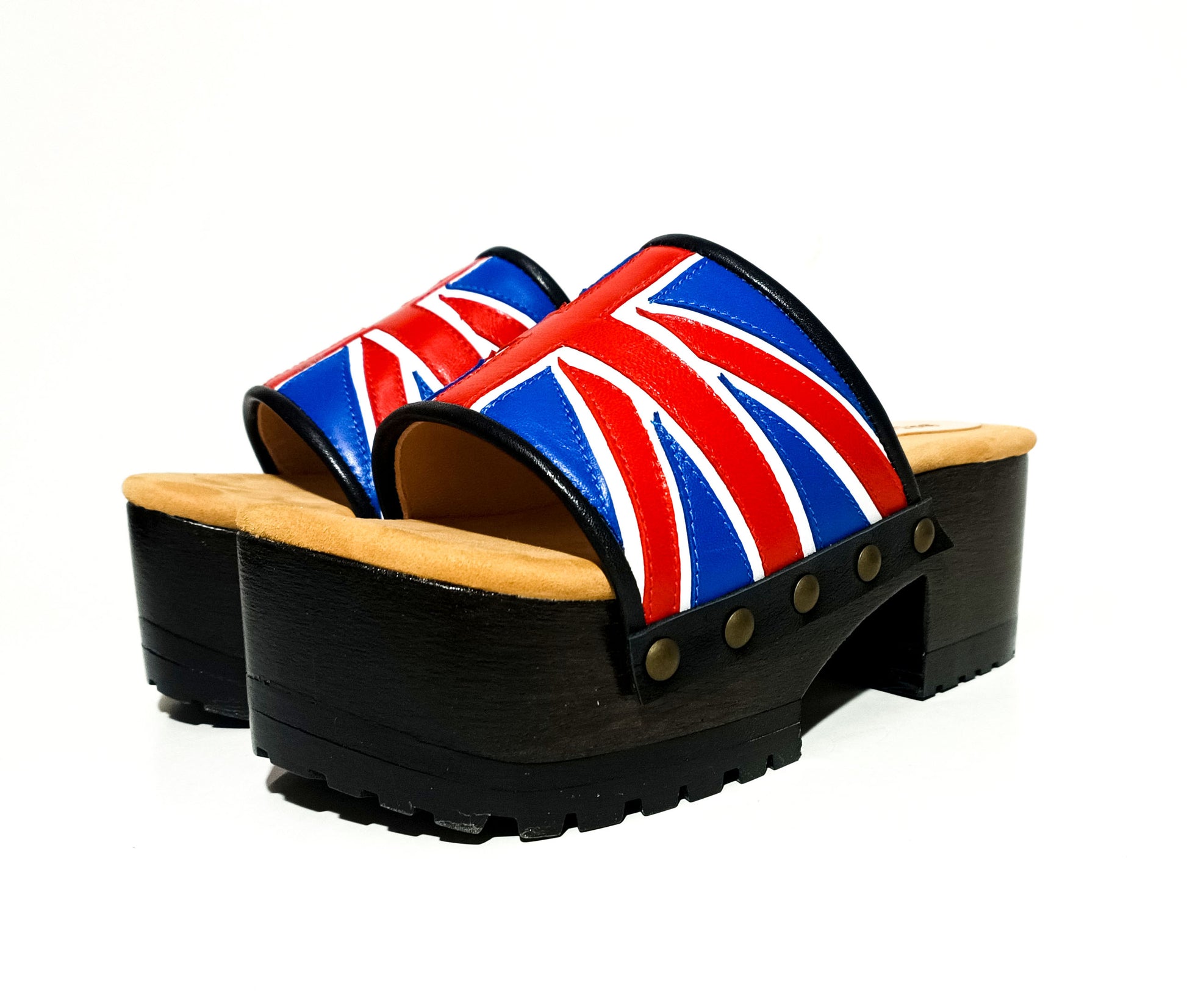 Platform clog sandals with exclusive England flag design, Vintage style platform clogs with England flag. Clogs Sandals with wooden heel. Sizes 34 to 47. England clogs are an exclusive design by Sol Caleyo.