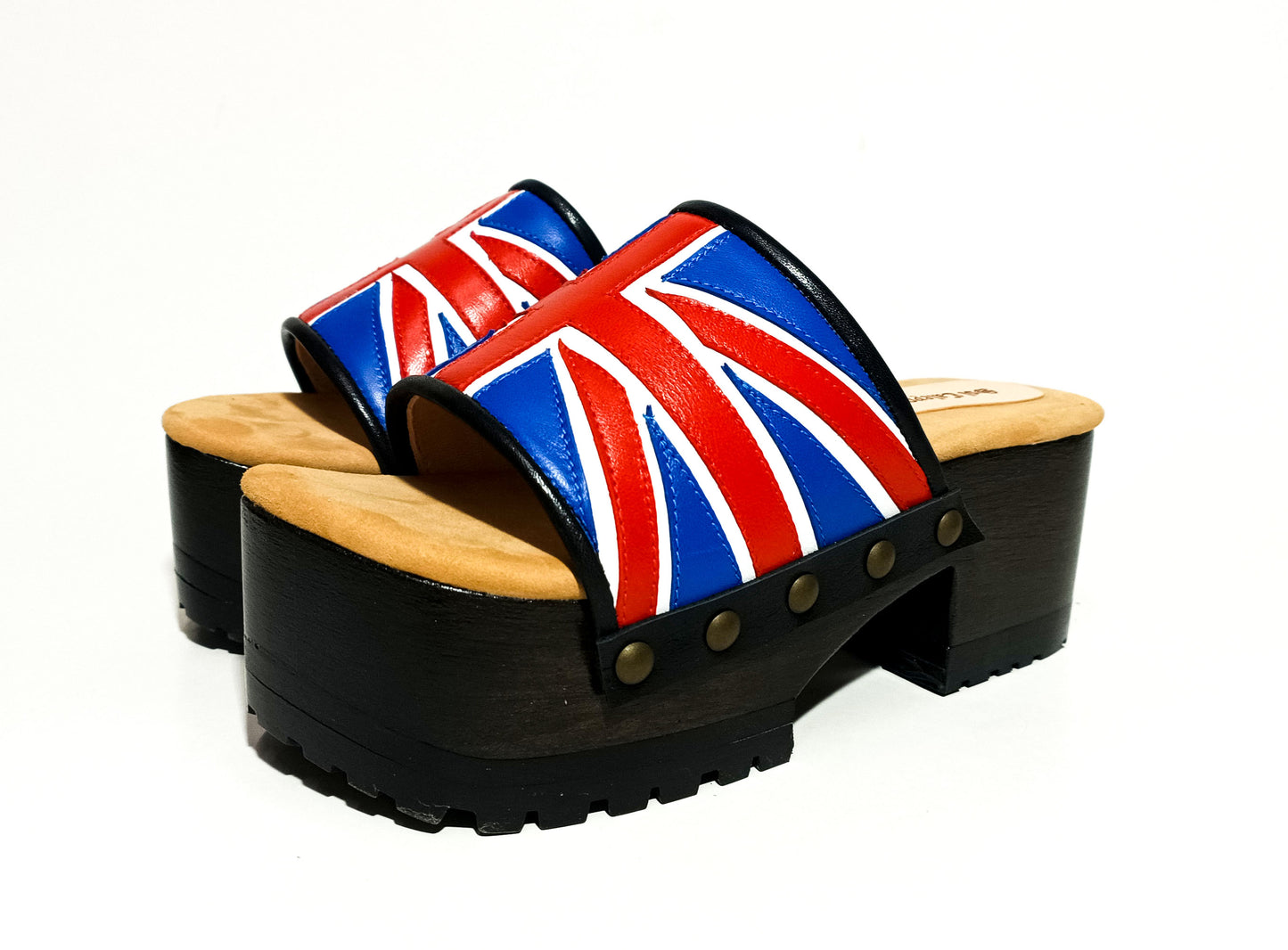 Platform clog sandals with exclusive England flag design, Vintage style platform clogs with England flag. Clogs Sandals with wooden heel. Sizes 34 to 47. England clogs are an exclusive design by Sol Caleyo.