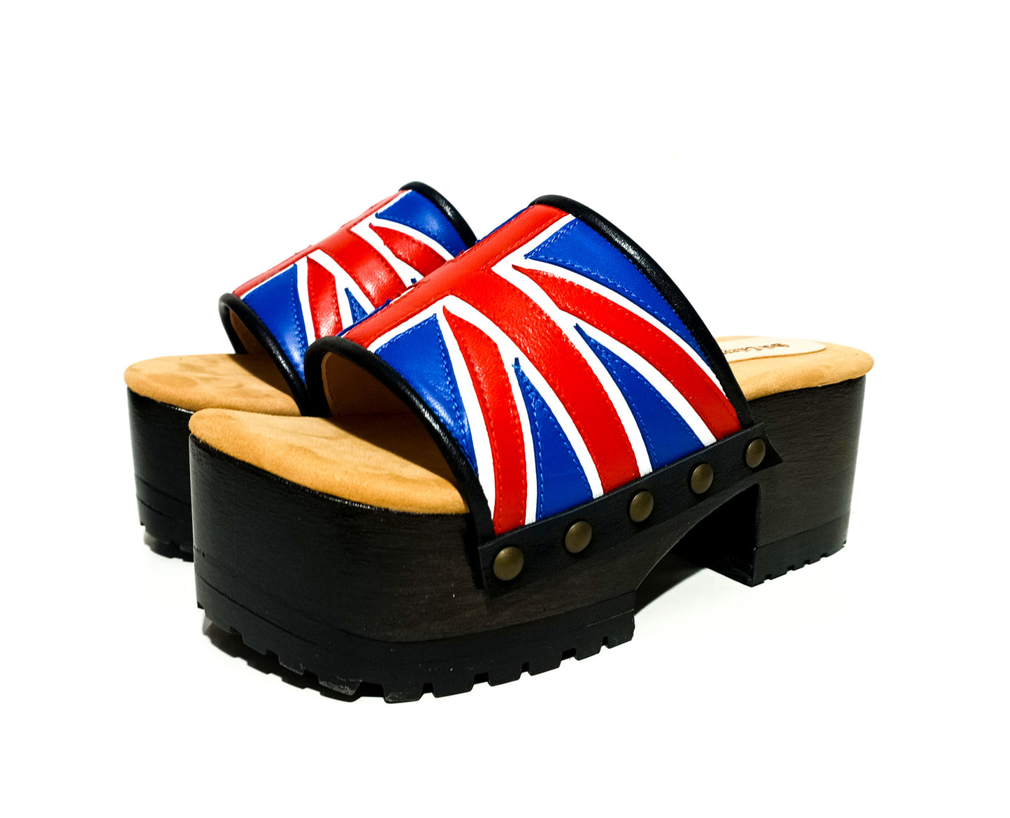 Platform clog sandals with exclusive England flag design, Vintage style platform clogs with England flag. Clogs Sandals with wooden heel. Sizes 34 to 47. England clogs are an exclusive design by Sol Caleyo.