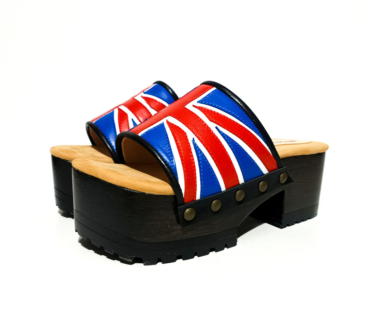 Platform clog sandals with exclusive England flag design, Vintage style platform clogs with England flag. Clogs Sandals with wooden heel. Sizes 34 to 47. England clogs are an exclusive design by Sol Caleyo.