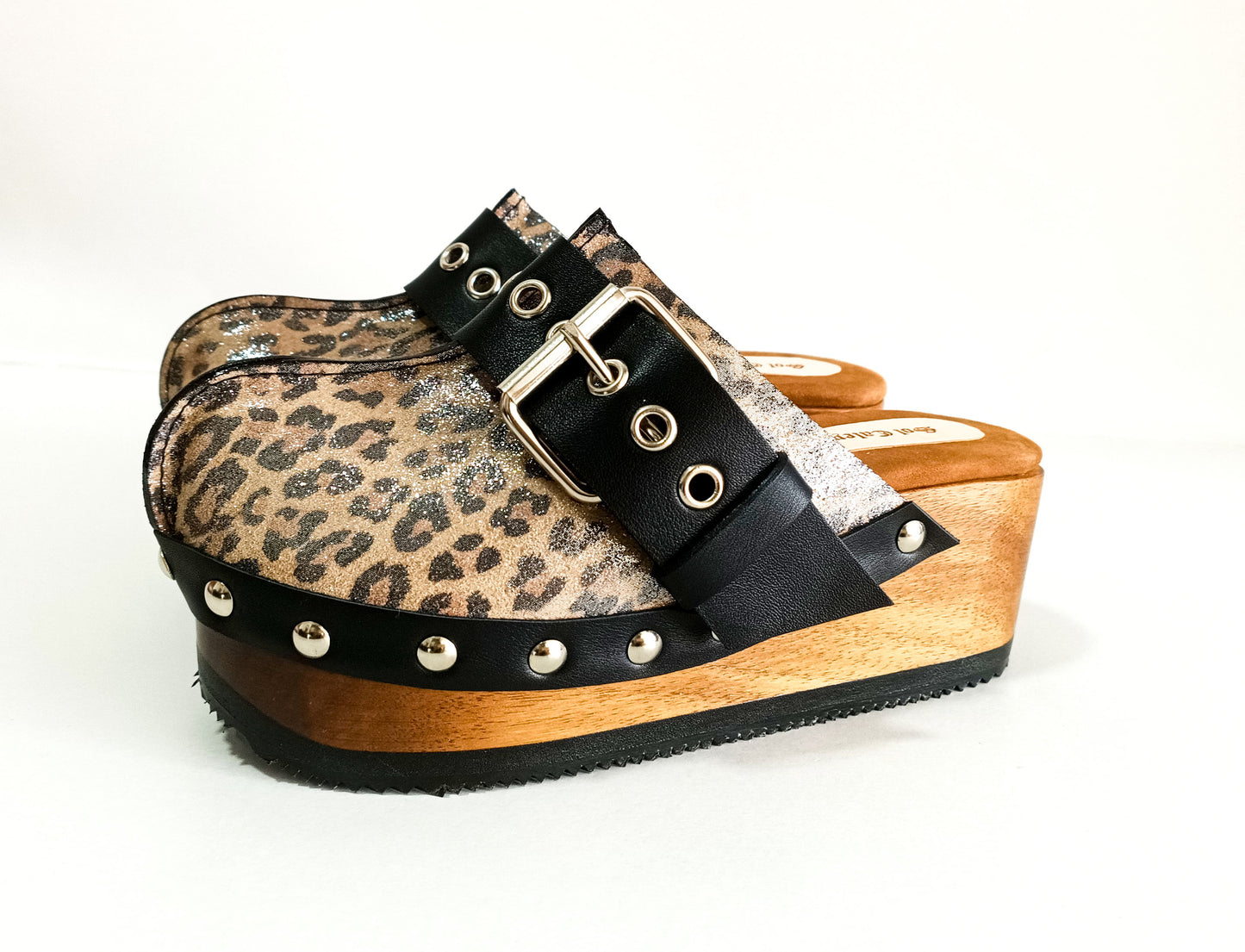 Wooden wedge clogs in leopard leather, Vintage style wooden wedge clogs. Handmade leather clogs. High-end handmade footwear by Sol Caleyo.