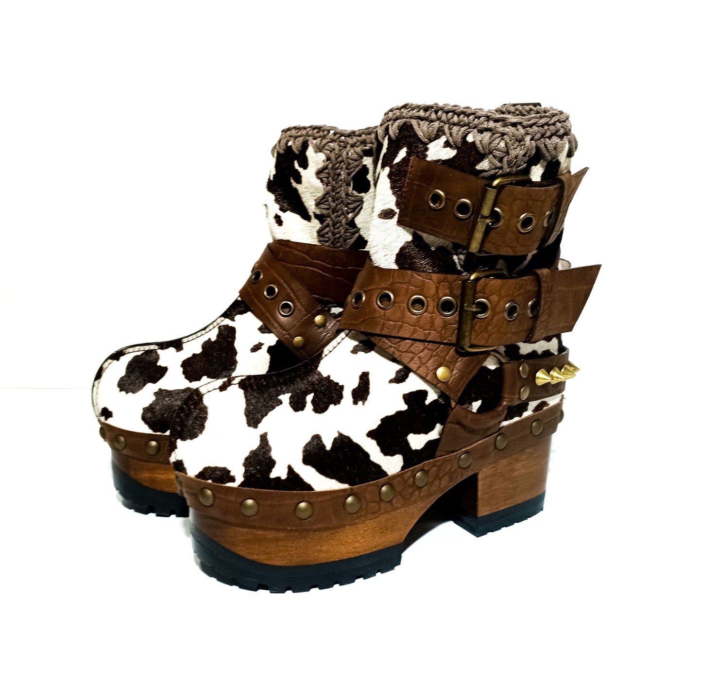 Handmade cowhide boots. Biker style cow leather boots. Vintage style boots with wooden heel. Handmade cow leather boots, high quality handmade shoes by Sol Caleyo.