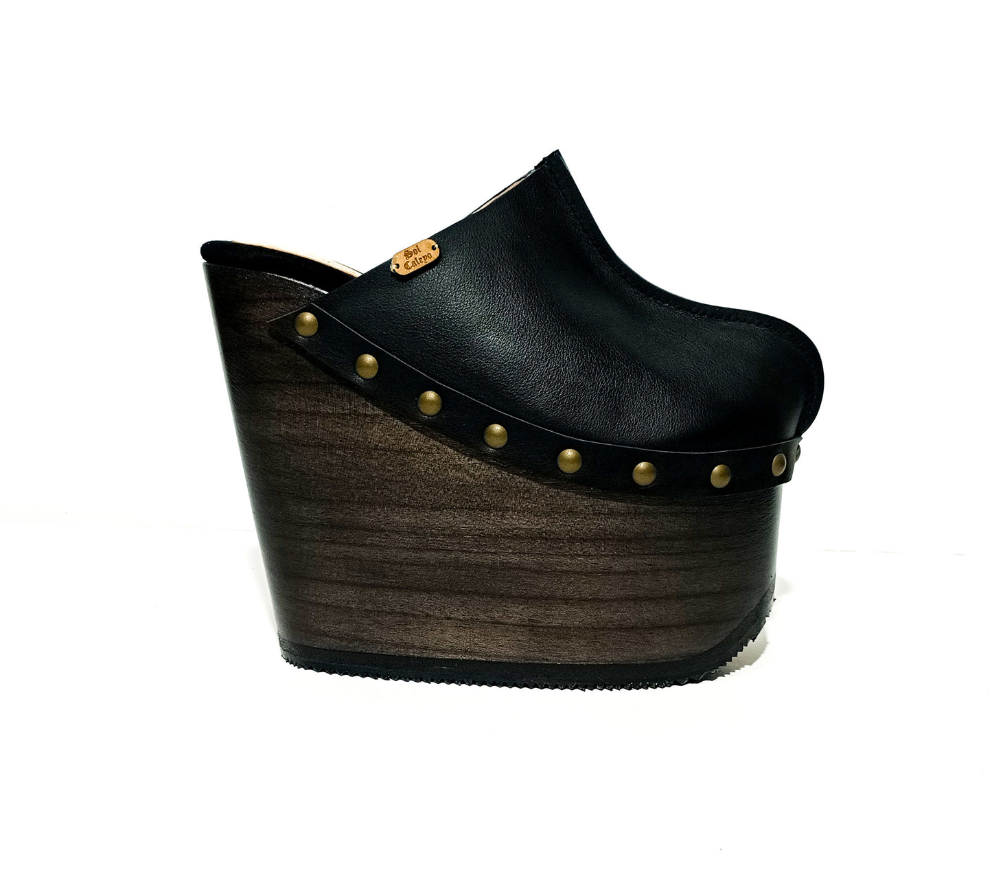 Vintage 70's style clog. Clogs with super high wooden wedge. Black leather mule with wooden wedge Vintage style. High-end leather shoes handmade by Sol Caleyo.