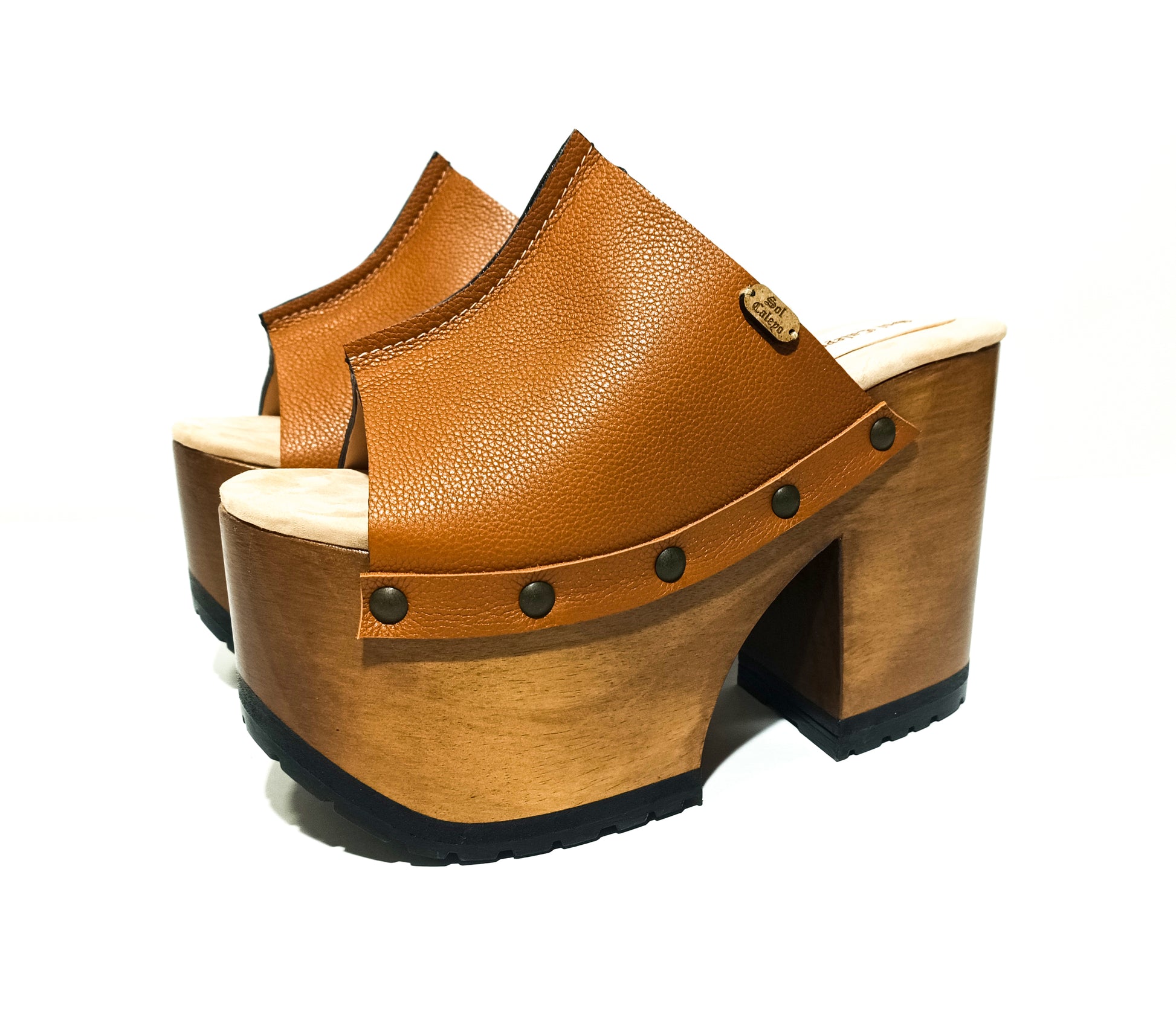 Brown platform sandals. Vintage 70's style wooden heel. Handmade brown leather platform sandals. High quality handmade shoes by Sol Caleyo.