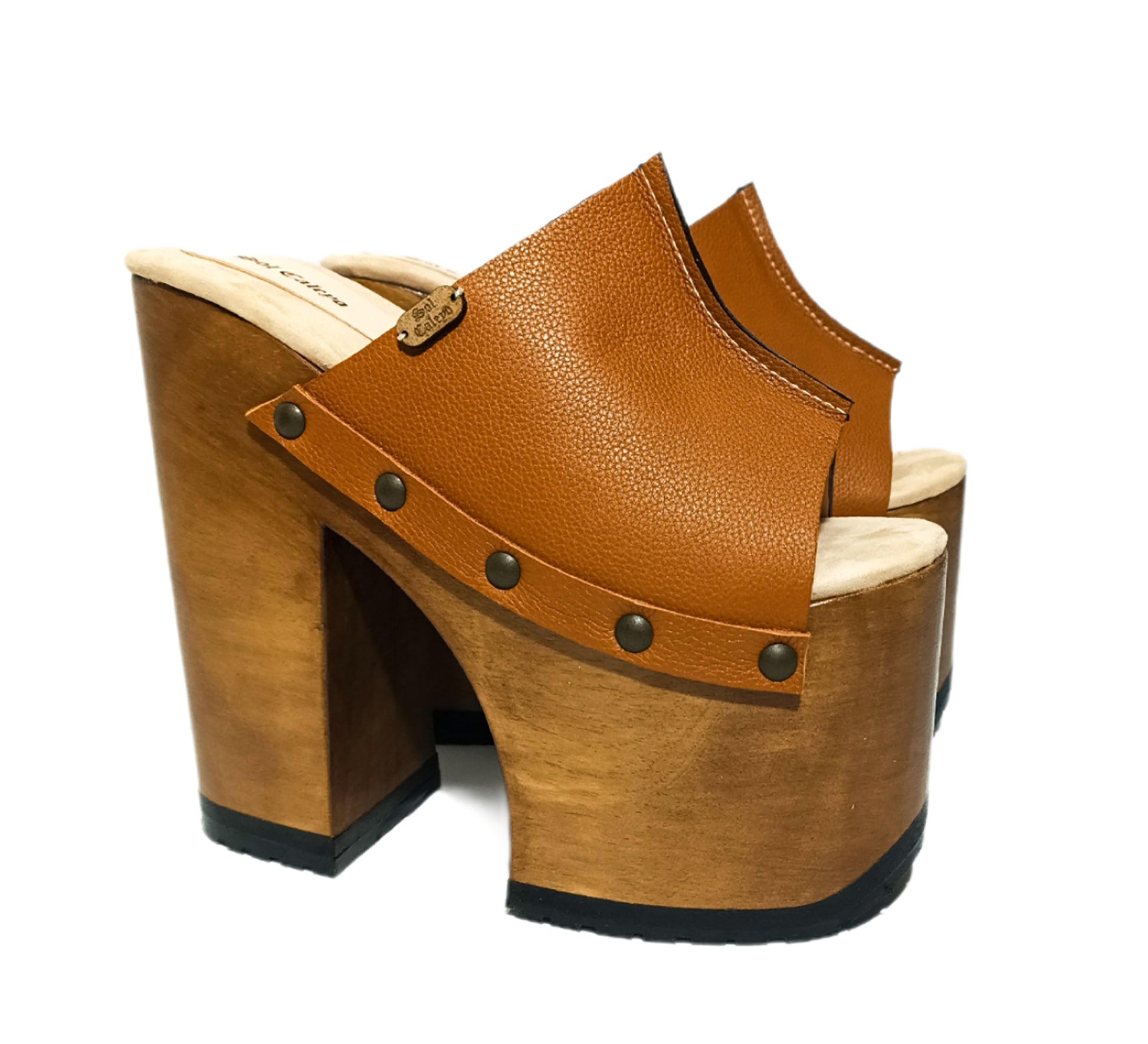 Platform sandals with super high heels. Super high wooden heel. Leather sandal with super high wooden heel. Sizes 34 to 47. Queen sandals are an exclusive design by Sol Caleyo.