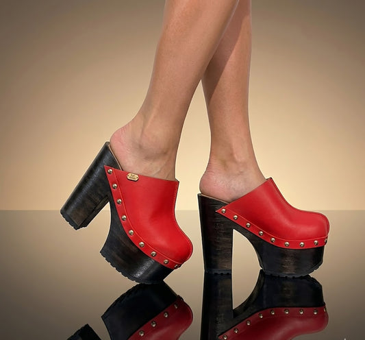 Red leather clog with super high wooden heel in vintage 70s style. Leather clog with platform and super high heel made in wood. Sizes 34 to 47. High quality leather shoes handmade by Sol Caleyo.
