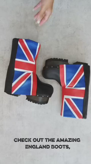 Biker style leather clog boots with English flag design. Leather clog boot made entirely by hand. Sizes 34 to 47. England boots are an exclusive design by Sol Caleyo.