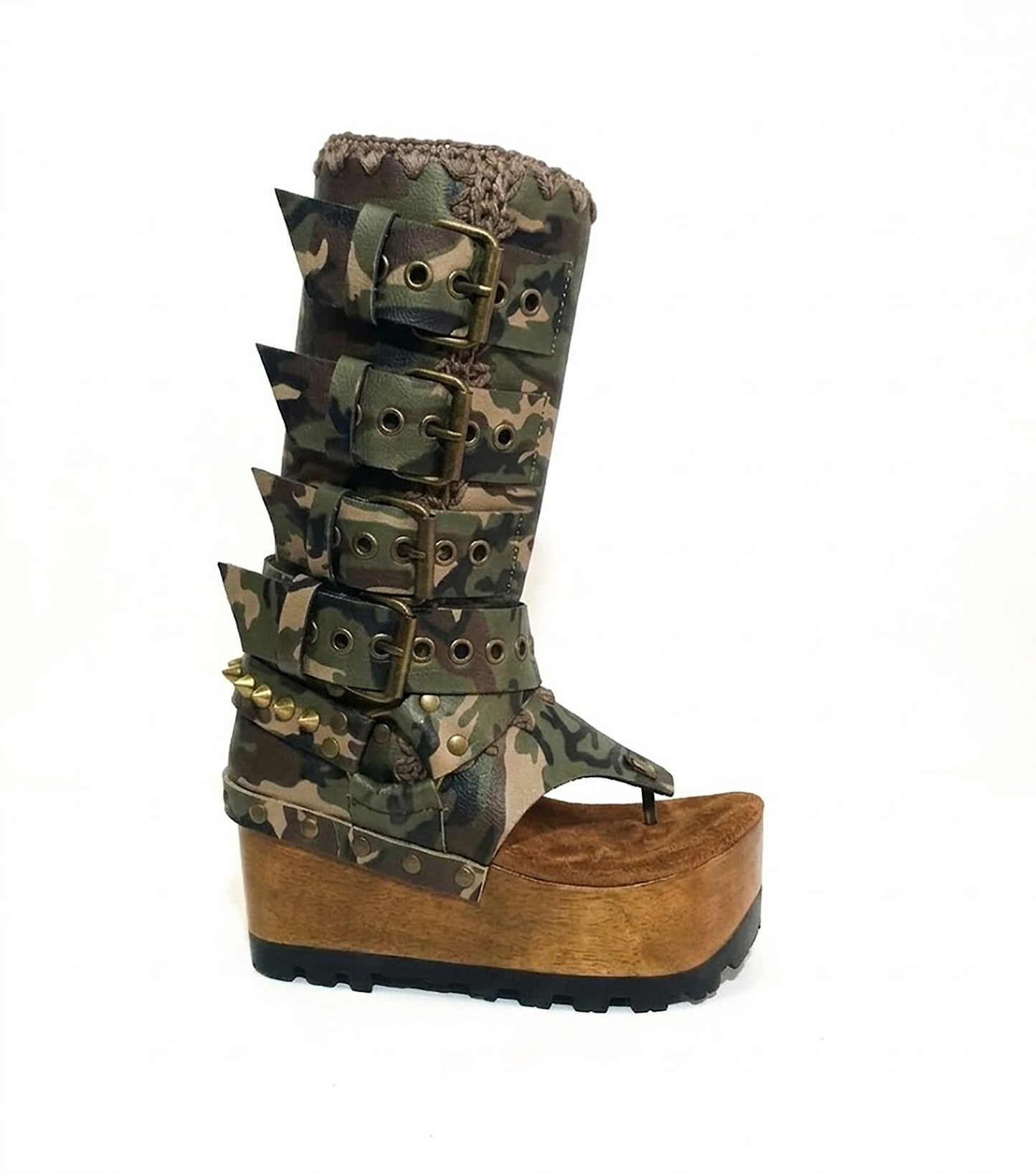 Handmade Alabama Flip Flops Army Boots in camouflage leather, featuring old gold pyramid studs, a wooden wedge, and a black Vibram tractor sole.