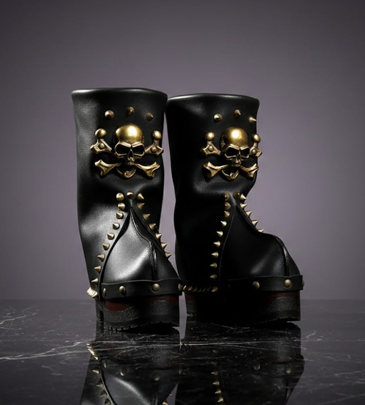 Black leather platform boots with studs and chains. Rock style boots with wooden heel. Bohemian warrior boots with metal details. Sizes 34 to 47. Handmade by Sol Caleyo.