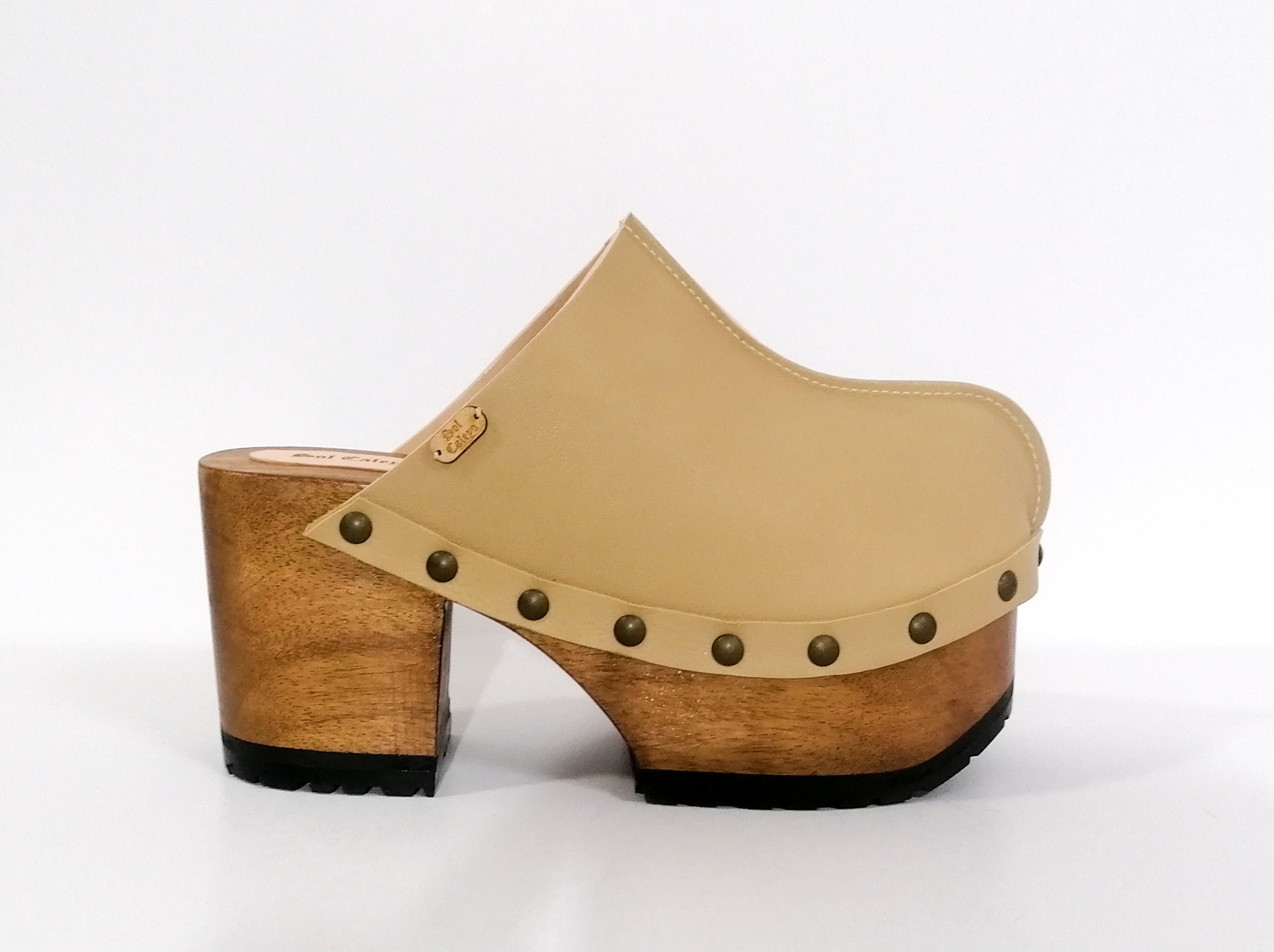 Clogs with wooden online heel