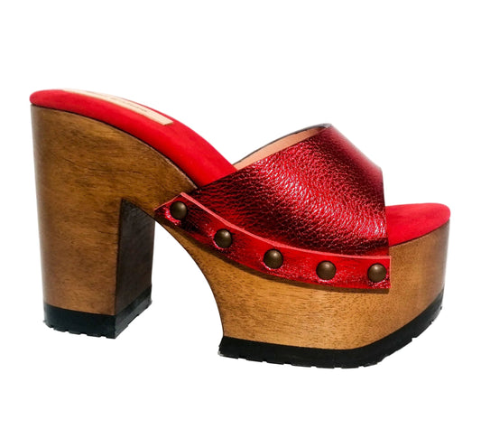 Red leather peep toe sandal. Platform sandal with super high wooden heel. Clog sandal 70's style. Sizes 34 to 47. High quality handmade leather shoes by sol Caleyo. Sustainable fashion.