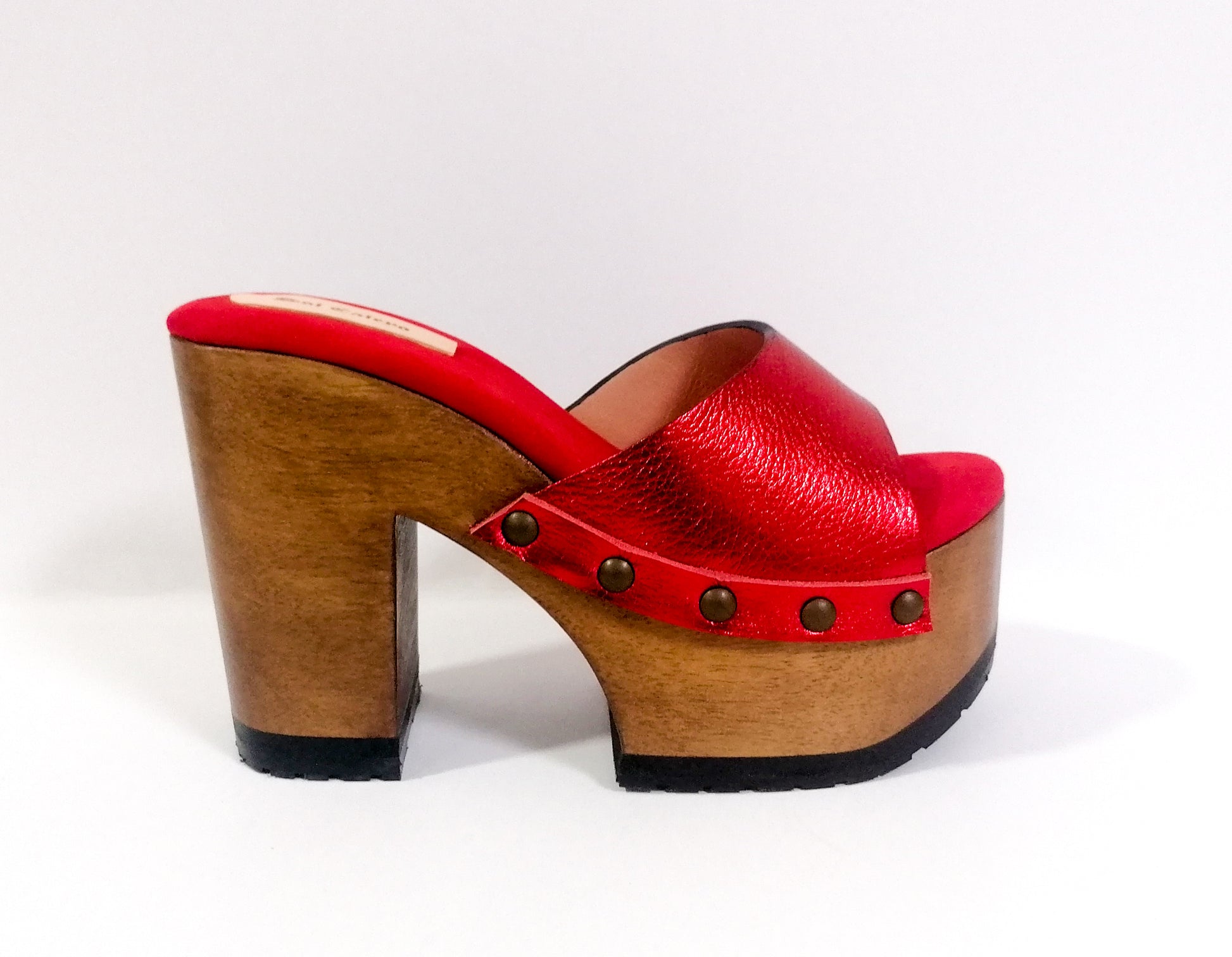 Red leather peep toe sandal. Platform sandal with super high wooden heel. Clog sandal 70's style. Sizes 34 to 47. High quality handmade leather shoes by sol Caleyo. Sustainable fashion.