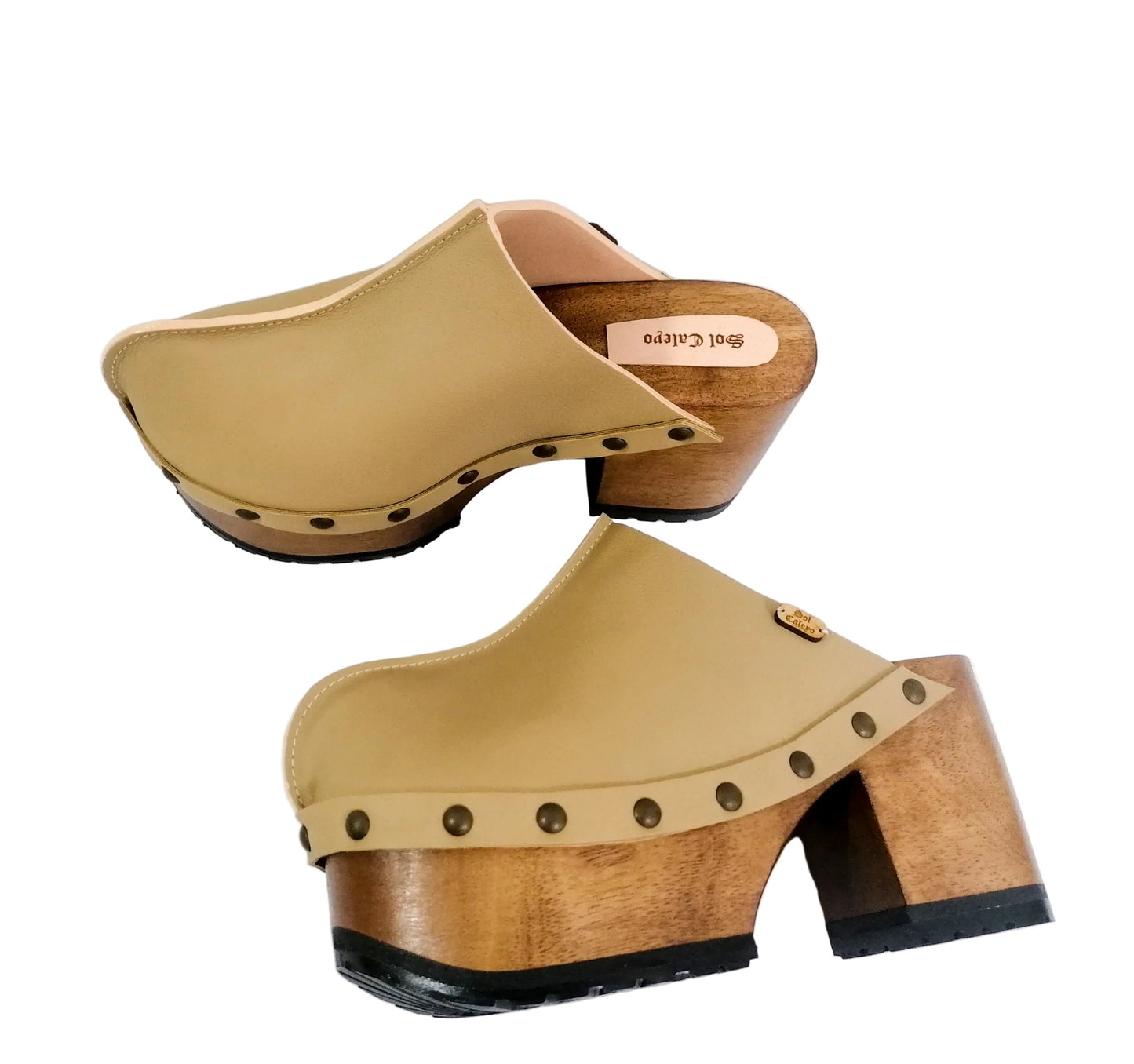Sand beige leather clogs with wooden platform and high heel. Vintage 70s style wooden clogs. Handmade leather clogs, sizes 34 to 47. Exclusive design by Sol Caleyo.