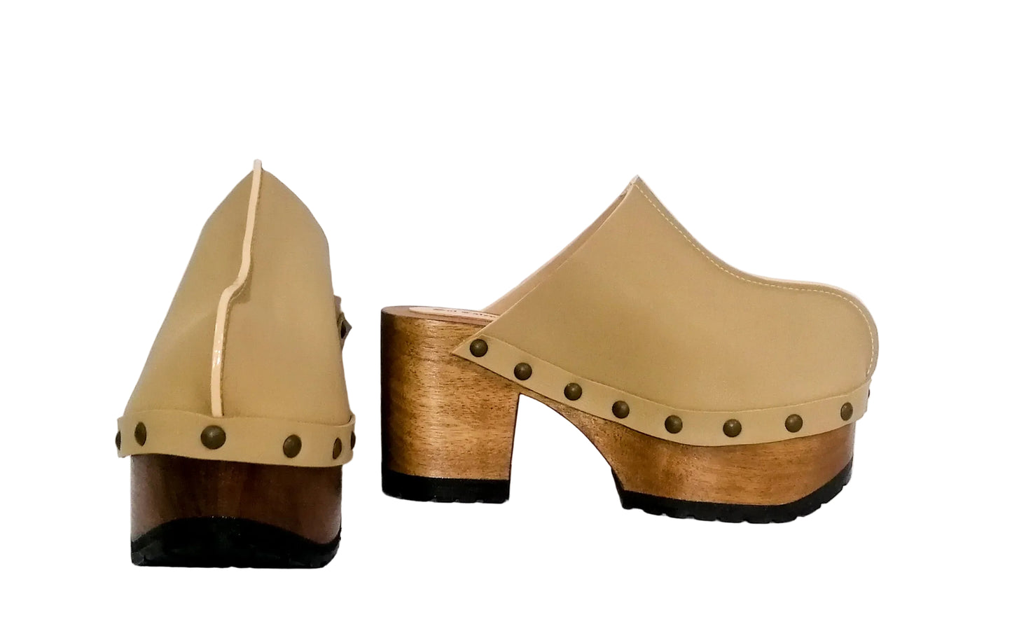 Sand beige leather clogs with wooden platform and high heel. Vintage 70s style wooden clogs. Handmade leather clogs, sizes 34 to 47. Exclusive design by Sol Caleyo.